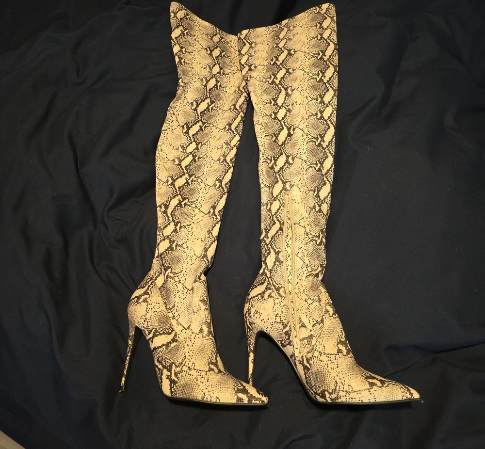 Snake-Print Knee-High Stiletto Boots in White/Grey/Black